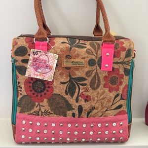 NATURAL CORK Brand new with a original  design.